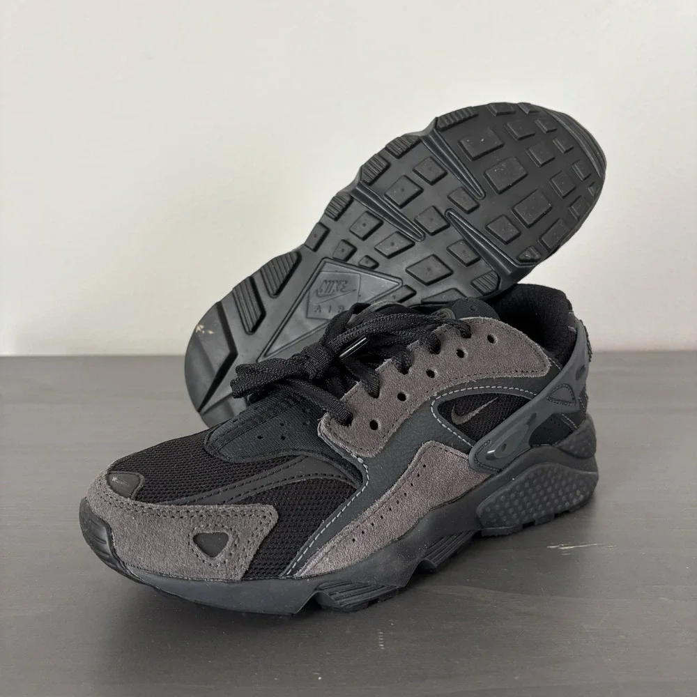 Nike Air Huarache Triple Black Anthracite Running‎ Youth Sneakers Size 3.5 New